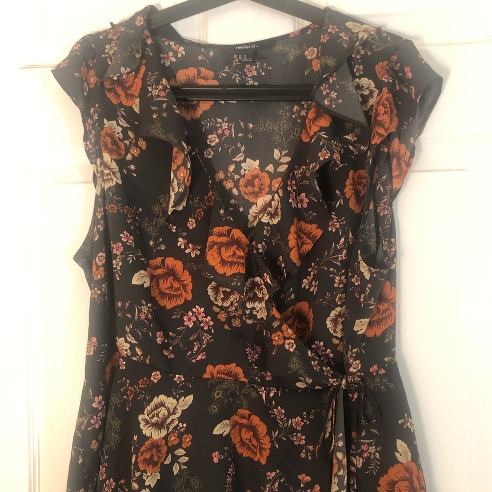 Floral short sleeved wrap around top